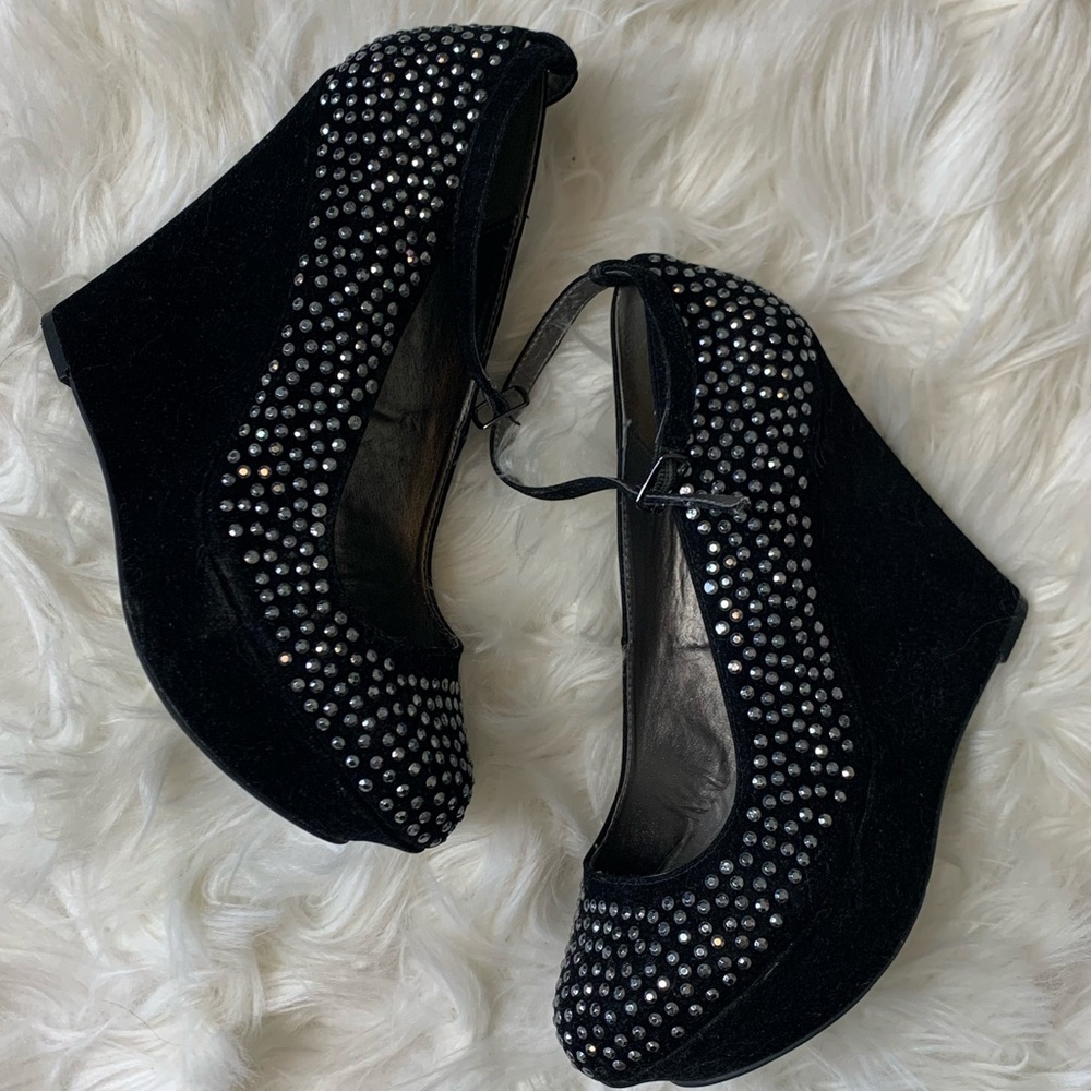 BKE sole black bedazzled wedge heal.